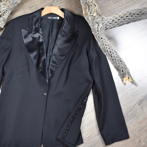 CDC signature collection beaded blazer - Picture 3 of 8